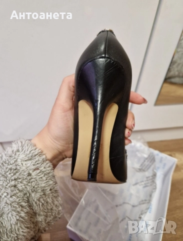 Оригинални токчета Guess, снимка 6 - Дамски обувки на ток - 51870558