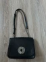 Черна дамска чанта с магнитно затваряне, снимка 1