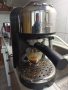 Кафемашина Делонги с ръкохватка с крема диск, работи отлично и прави хубаво кафе с каймак , снимка 1 - Кафемашини - 42258493