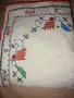 Бродирана декоративна покривка.Копринени конци върху лен., снимка 2