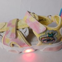 Детски сандали Clibe светещи , снимка 3 - Детски сандали и чехли - 41142522