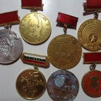 15 ордени и медали - български и чуждестранни, снимка 1 - Други ценни предмети - 14607344