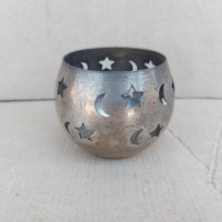 Малка метална ваза с полумесеци и звезди, снимка 1 - Други ценни предмети - 41622188
