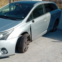 REND предлага за части Toyota Avensis T27 Sedan Combi 1.6 1.8 2.0 2.2 Navi Panorama, снимка 2 - Автомобили и джипове - 44523945