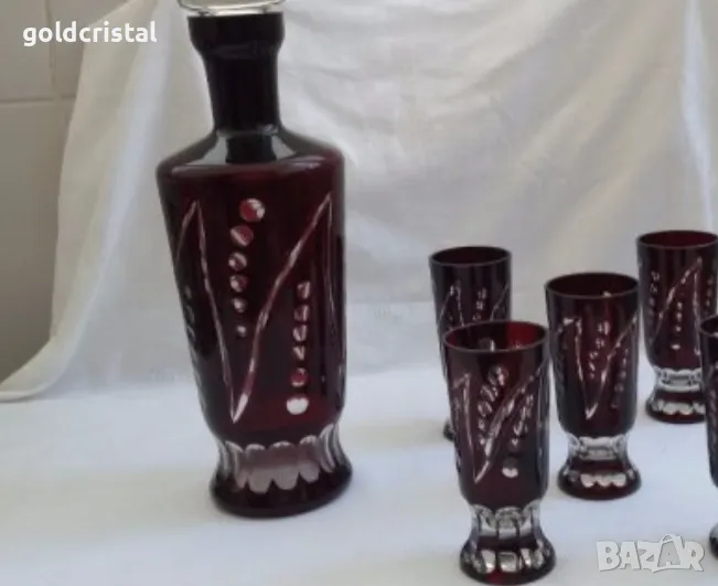 Кристални чаши и гарафа червен цветен кристал , снимка 1