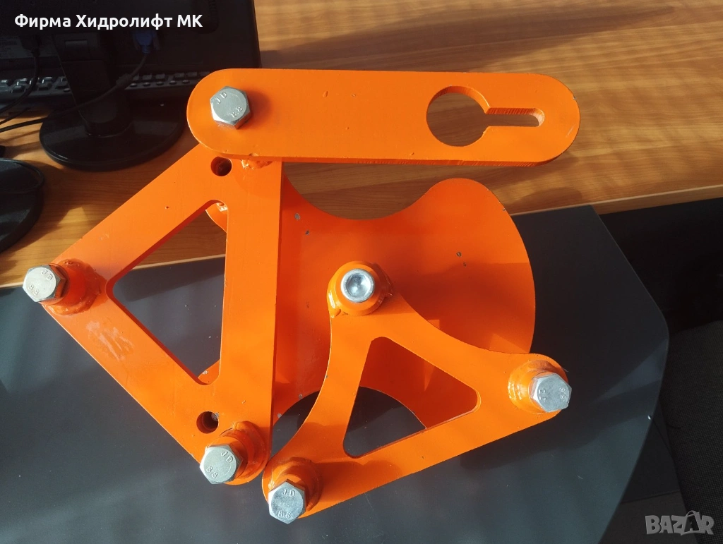 Скоба за макферсон за Audi A4, A6 и VW Passat 97 - CELETTE, снимка 1