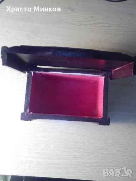 Продавам дървена кутия, тип скрин, снимка 1