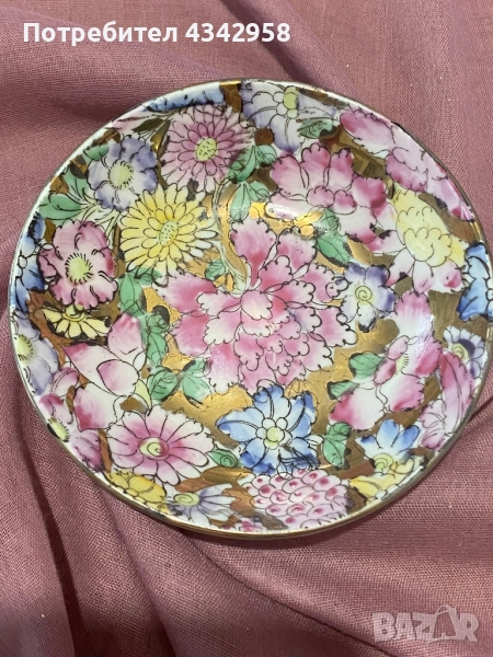 Винтидж порцеланова позлатена чиния 1970 те.Китай., снимка 1