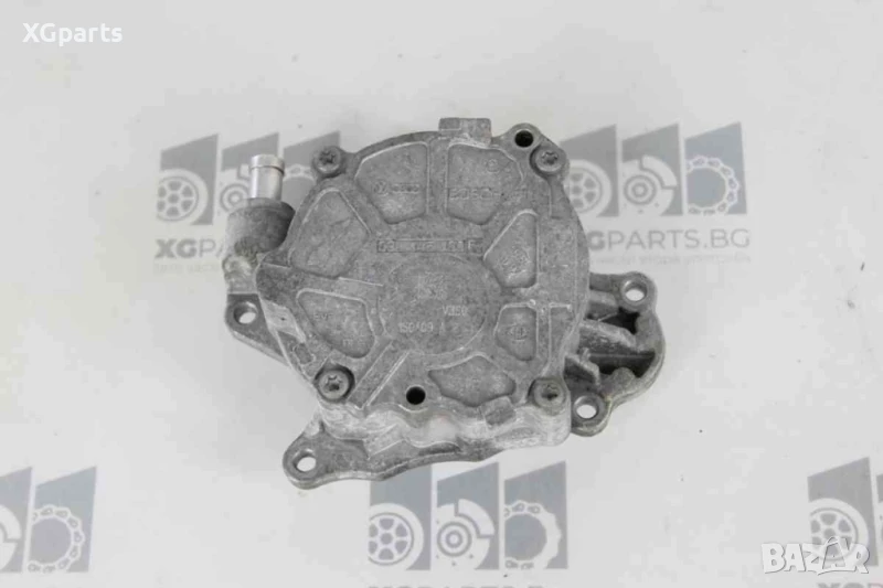 Вакуум помпа за Audi A4 B8 2.0tdi 143 к.с. (2007-2011) 03L145100, снимка 1