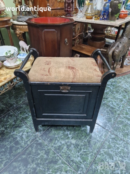 Чудесна антикварна английска дървена табуретка стол за пиано , снимка 1