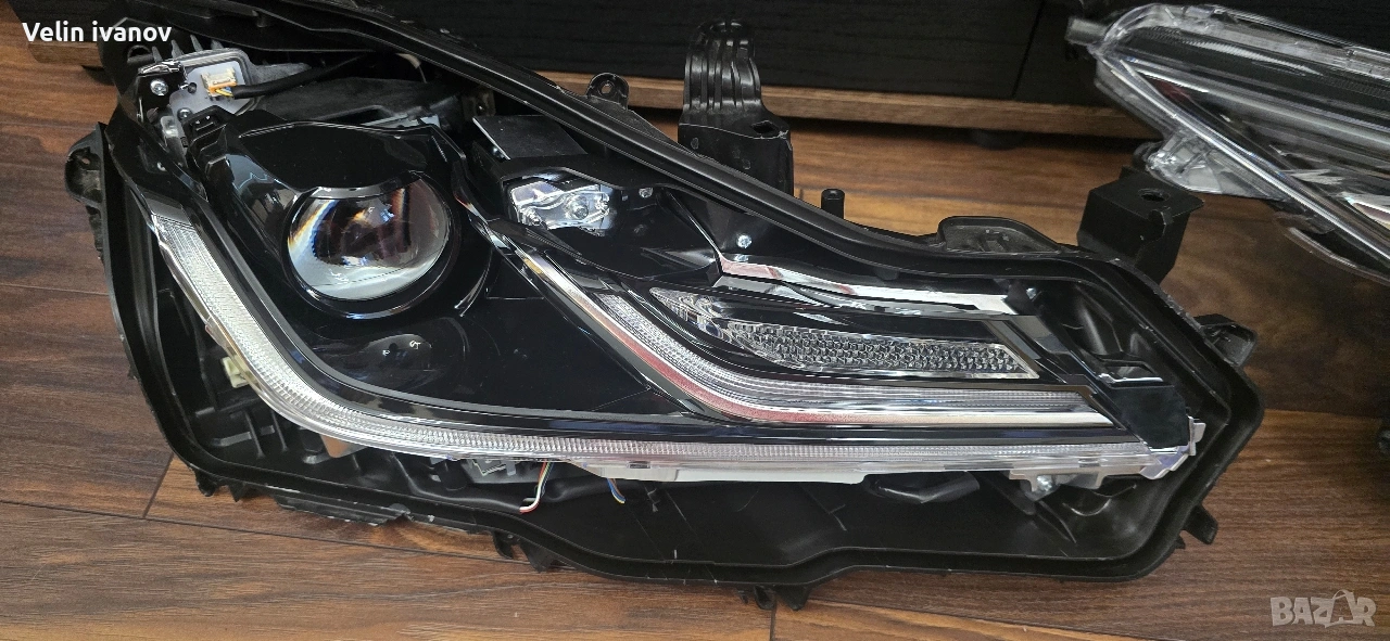 части за десен лед фар на тойота корола , снимка 1