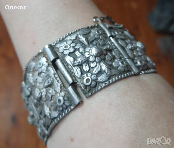 Рядка възрожденска масивна сребърна гривна, снимка 1