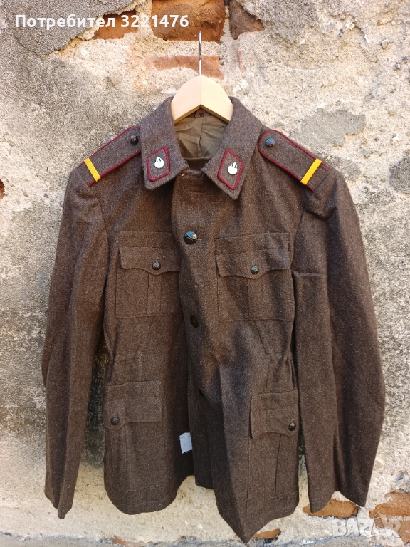 Стари военни куртки и пагони , снимка 1