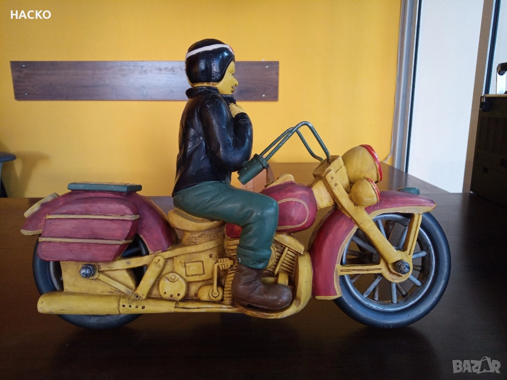 Стара Масивна СТАТУЕТКА РЪЧНО ИЗРАБОТЕНА на Моторист с Мотор Harley Davidson ВНОС от Англия, снимка 1
