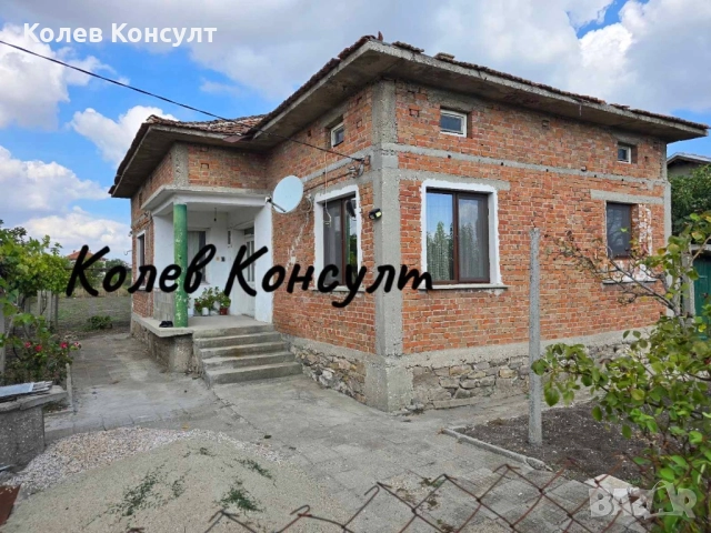 Продавам къща в село Радиево , снимка 2 - Къщи - 51616447