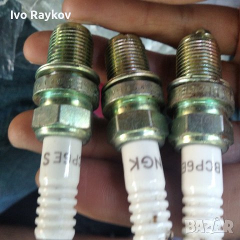 NGK BCPR6ES i BKR6E-11,Свещи, нови и само пробвани, снимка 3 - Аксесоари и консумативи - 41931573