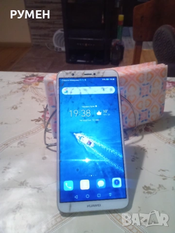 Телефон HUAWEI P SMART