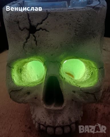 Продавам череп пепелник. , снимка 2 - Декорация за дома - 53843598