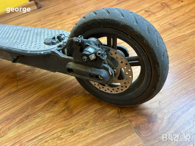 Електрическа тротинетка Xiaomi, снимка 4 - Скейтборд, ховърборд, уейвборд - 53744350