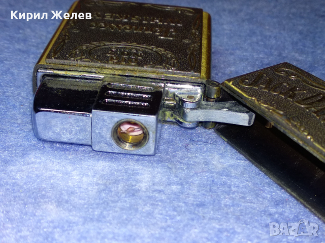 JACK DANIELS Tennessee WHISKEY СТИЛНА МЕСИНГОВА ГАЗОВА ЗАПАЛКА ДЖАК ДАНИЕЛС Противовятърна 44150, снимка 3 - Запалки - 44754280