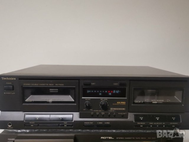 Касетен дек Technics RS 232 Всичко по дека работи. Свири и записва много добре, по капака отгоре има  			