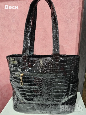 Нова дамска чанта , снимка 2 - Чанти - 52074245