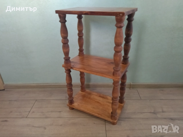 Етажерка със струговани орнаменти !!!