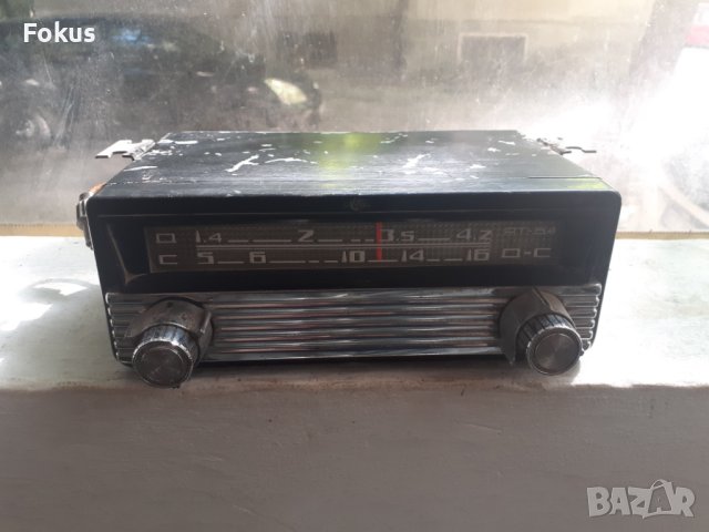 Старо руско ретро радио за москвич, снимка 1 - Антикварни и старинни предмети - 40980323