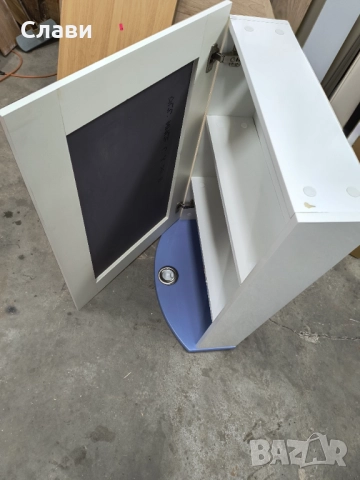 Пвц шкаф за баня с огледало и осветление , снимка 3 - Шкафове - 52742066