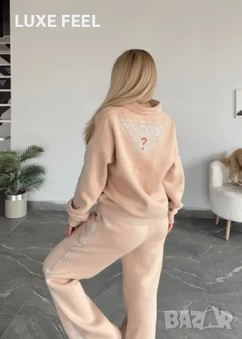 Guess ✨Дамски Ватирани Екипи - М р, снимка 2 - Спортни екипи - 56245565