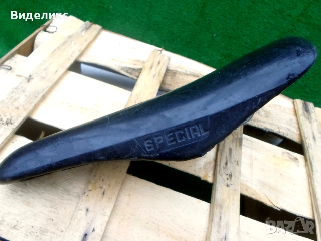 Седалки от ретро шосейни велосипеди/Plastic saddle/, снимка 6 - Части за велосипеди - 52330970
