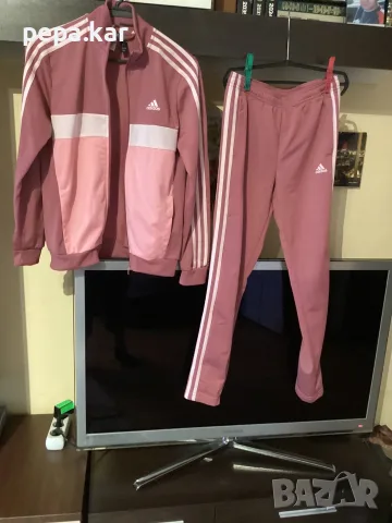 Adidas. Оригинален спортен комплект за момиче 12 г 146-152