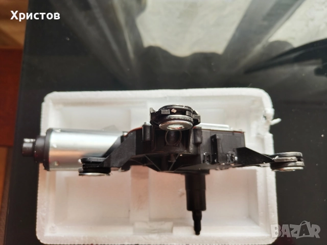 Моторче за задна чистачка за Audi A4 b8 комби (Avant), снимка 4 - Части - 52174440