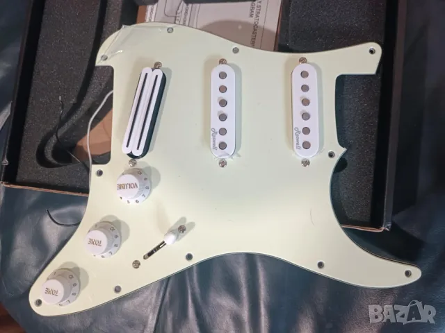 Roswell Stratocaster H-S-S Alnico 5 Pickguard, снимка 8 - Китари - 48478851