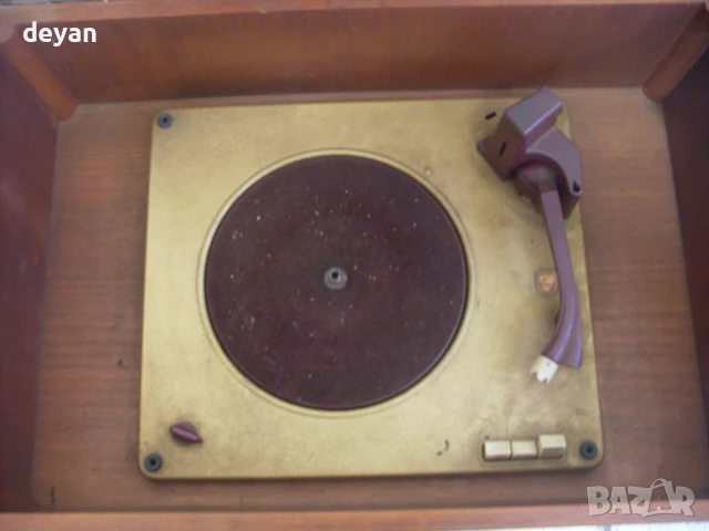 филипс радио с грамофон, снимка 3 - Радиокасетофони, транзистори - 50729906