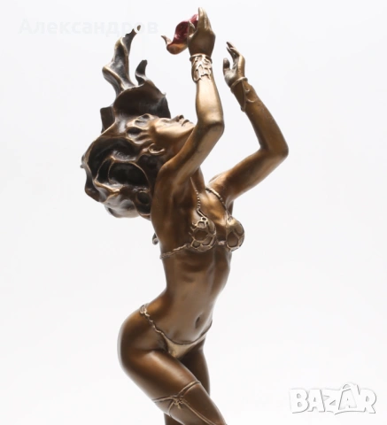 Бронзова фигура по рисунка на Борис Валехо от 1996г. Тегло 2.7кг., снимка 4 - Колекции - 53442417