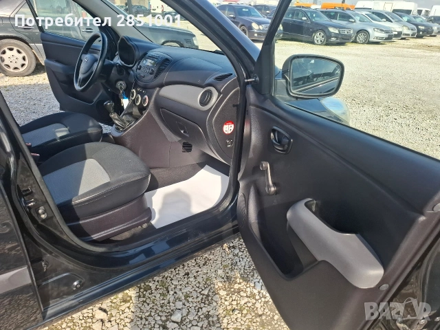 Хюндай i10, снимка 12 - Автомобили и джипове - 53763620