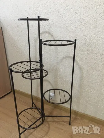Метален цветарник
