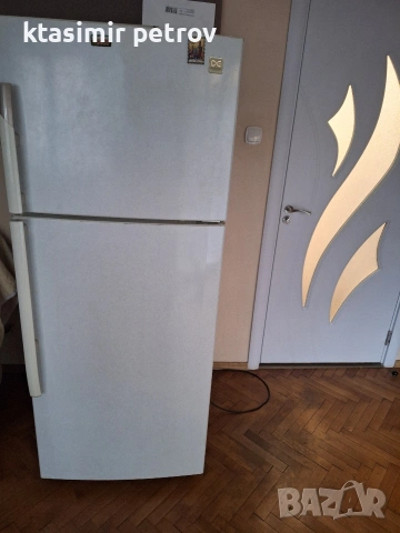 продавам хладилник Деу