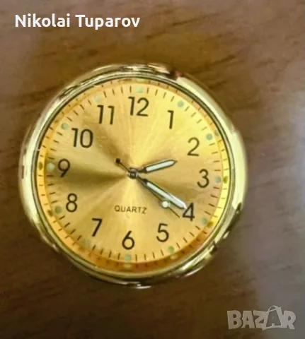 Мини кварцов часовник за кола 