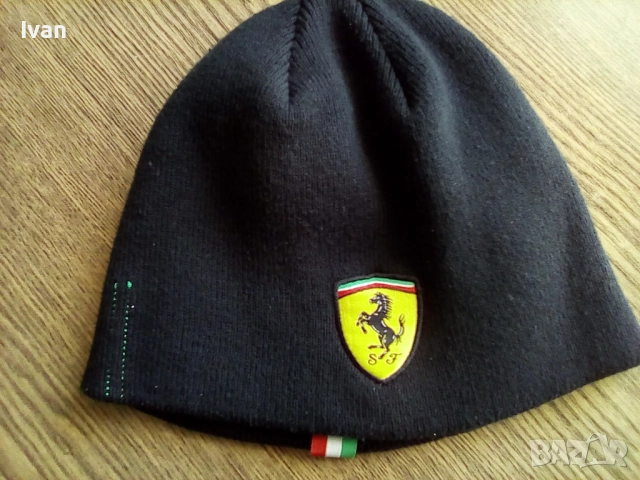 Зимна шапка Ferrari