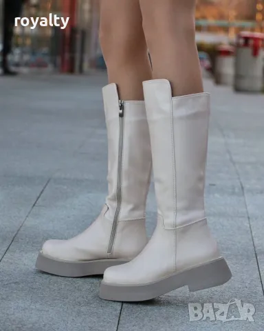 Равни ботуши - бежова кожа