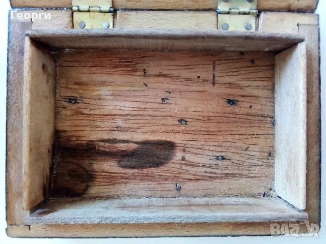 Старинна дървена кутия, снимка 9 - Антикварни и старинни предмети - 46467825