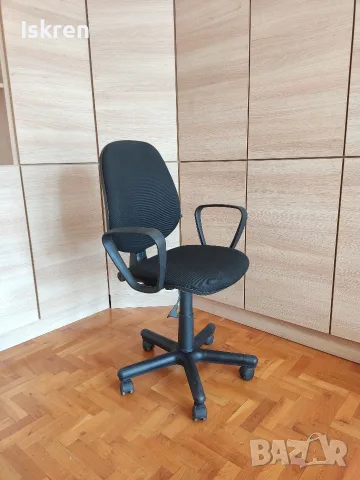Работен офис стол, снимка 2 - Работни маси и бюра - 55841862