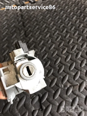 Контактна ключалка / без ключ / за Mazda 6 (2002-2006), снимка 3 - Части - 53714554