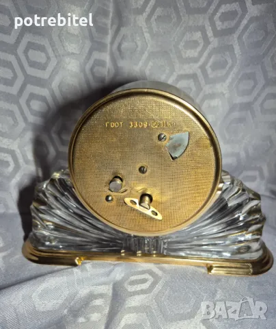 Настолен руски часовник Маяк, снимка 2 - Антикварни и старинни предмети - 47951316