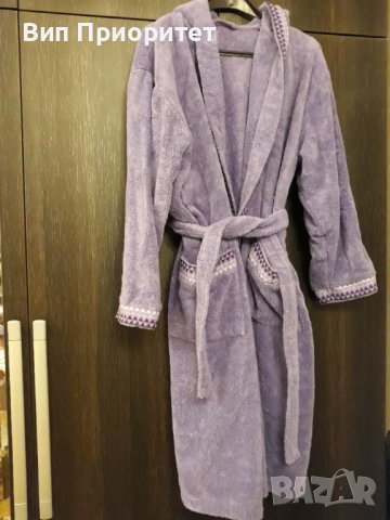 Кралски халат най-високо качество - хладко лилаво със стилна шевица