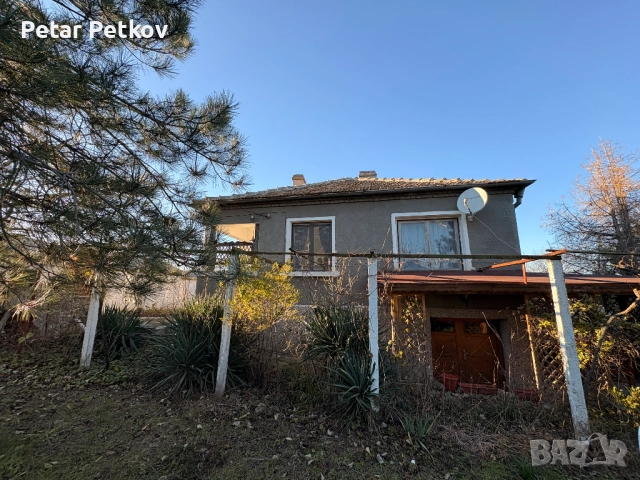 Къща с Механа на входа на село Медово