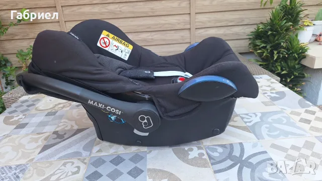 Детско столче за кола Maxi Cosi Cabrio fix 0-10 кг много запазено , снимка 2 - Столчета за кола и колело - 56150286