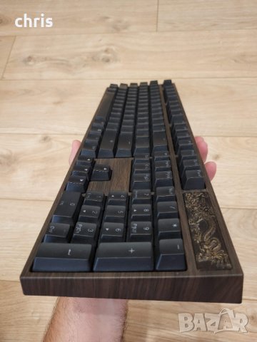 Mеханична клавиатура Varmilo VA104S Dragon Cherry MX Brown, снимка 5 - Клавиатури и мишки - 41577146